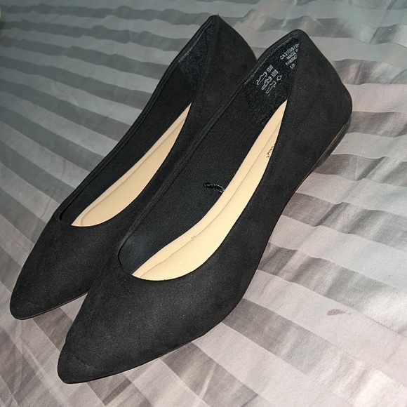 Black Women’s Flat - Picture 4 of 6